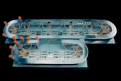 Acopostrak de B&R es un sistema de transporte flexible que puede dividir y fusionar flujos de productos