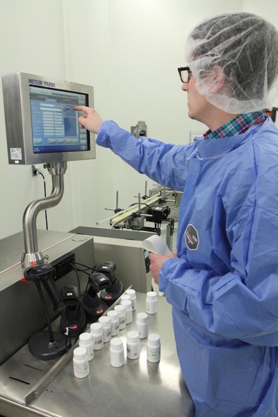 En Pii, los números de serie, producto, orden e información de línea son administrados por un repositorio central.