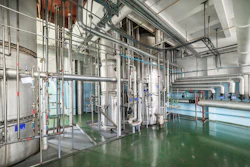 Los materiales utilizados en la construcción de equipos para procesamiento de alimentos deben cumplir con normas estrictas.