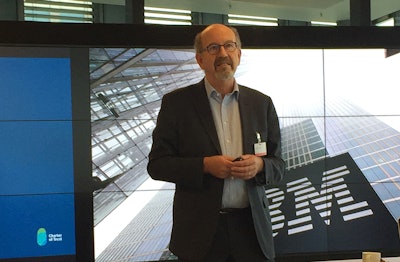 Jonathan Sage, ejecutivo de asuntos regulatorios y gubernamentales de IBM.