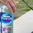 “Nuestras botellas no son fabricadas para arrojarse a la basura', dice Fernando Mercé, presidente de NWNA.