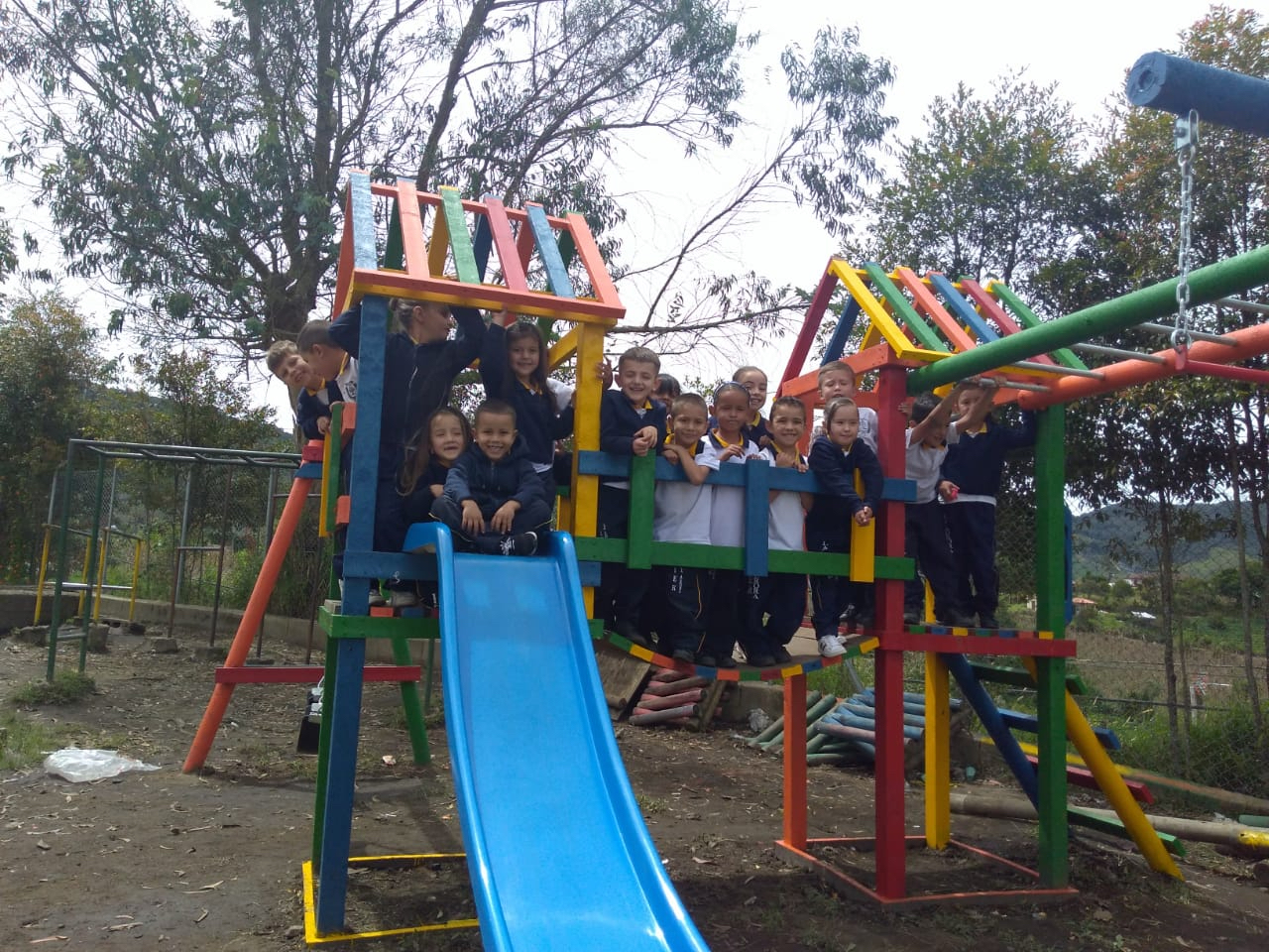 juegos para parques con material reciclable