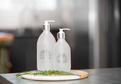 Nuevos envases para jabones de manos y platos de Seventh Generation, de Unilever.
