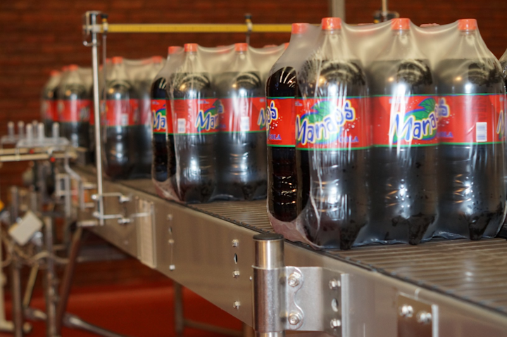 Resfres Now S. A., de propiedad de la familia Canido, produce gaseosas, sodas, aguas saborizadas y jugos con las marcas Manaos, Placer, Pindapoy, Villamanaos, La Bichy Ahora, F-Nandito VII y Sano Corazón Argentino.