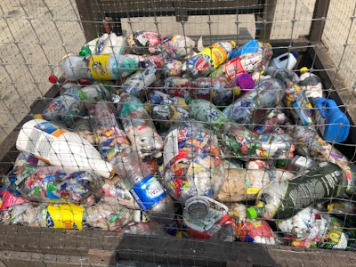 Poblado plástico de interés social a partir de empaques flexibles