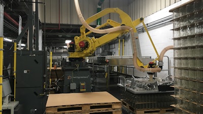 La despaletización robótica aumenta el tiempo de actividad de la línea del 54% al 80% en la sopa Campbell