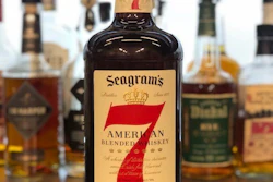 PET 100% reciclado para whisky de Diageo