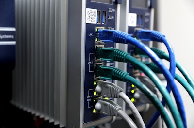 Los PLC ganan prestigio como los cerebros detrás de las máquinas