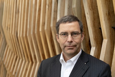 KHS y ALPLA desarrollan botella de PET retornable ultraliviana y 100% reciclable