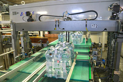 Pearlwater actualiza paletizador PalKombi de Sidel y aumenta eficiencia de su fin de línea