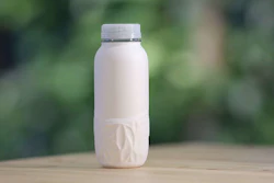 Coca-Cola presenta el prototipo de su primera botella de papel