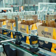 Corona lanza empaque sustentable para cerveza a partir de excedente de cebada