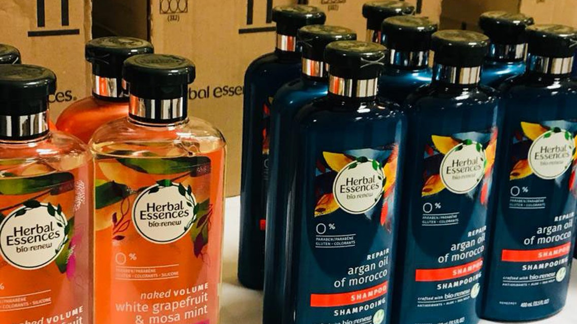 Tanto el champ&uacute; como el acondicionador de esta l&iacute;nea de P&G tienen muescas t&aacute;ctiles para ayudar a las personas con discapacidad visual.