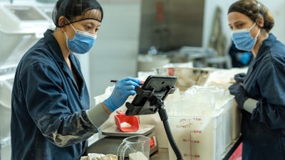 El uso de tabletas facilitó a los trabajadores acostumbrarse al sistema ERP de Icicle.