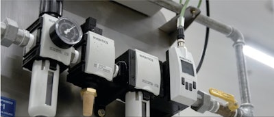 Montado en línea como un dispositivo independiente o como parte de un sistema de preparación de aire, el Emerson Aventics AF2 monitorea el uso de aire comprimido en tiempo real.