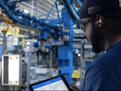 En la fábrica inteligente de Schneider Electric Lexington, los ingenieros y gerentes de planta usan el software Aveva para ver y optimizar el consumo de energía en toda la planta.