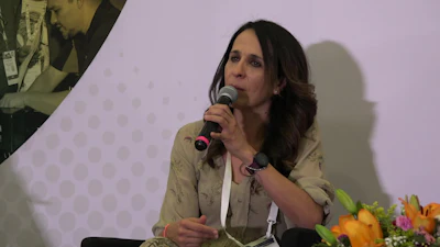 Graciela Rojas es fundadora y presidenta del Movimiento STEM en México. En 2020 fue nombrada una de las 100 mujeres líderes mundiales en STEM, y ganadora para México en los Globant Awards en la categoría Game Changer.