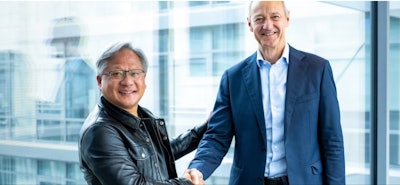 Jensen Huang, fundador y CEO de Nvidia (izquierda), y Roland Busch, presidente y CEO de Siemens AG.