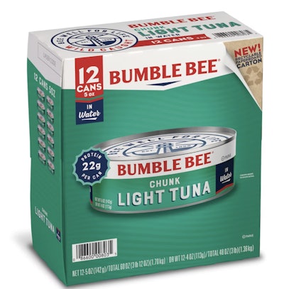 Las más altas, en multiempaques de 10 a 12 unidades, se benefician de una característica de escuadra superior en la estuchadora, lo que ayuda debido a la altura de las cajas.