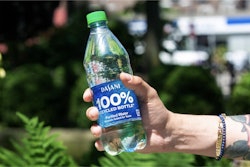 Coca-Cola comenzó a ofrecer la mayoría de sus botellas Dasani en Estados Unidos en 100 % rPET (excluyendo la tapa y la botella) en el verano de 2022.