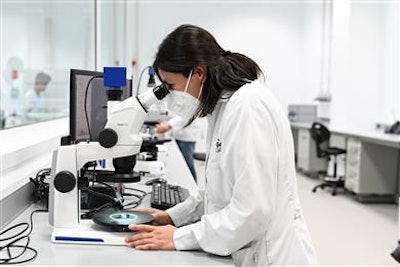 Este centro de innovación está concebido para aprovechar los 20 años de experiencia en tecnología de materiales y para desarrollar soluciones con polímeros a corto y largo plazo que minimicen el impacto ambiental.