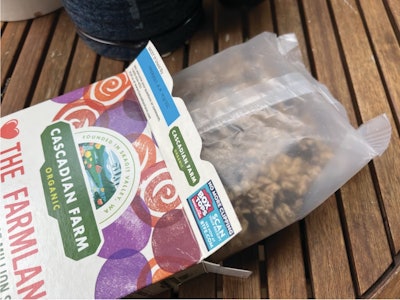 Los liners de cereales para la marca Cascadian Farms de General Mills están fabricados con liners de contenido reciclado que también son reciclables.