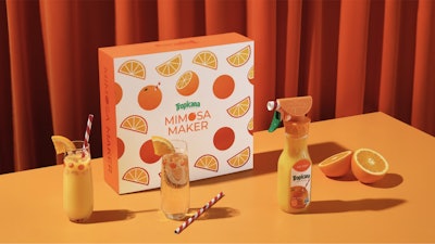 El conjunto completo, enviado a personas influyentes, incluye una lata de jugo de naranja de 12 onzas, dos popotes blancos y rojos icónicos, dos copas de champán y una nueva tapa y cierre de botella de spray con gatillo que permite una dosificación personalizada.