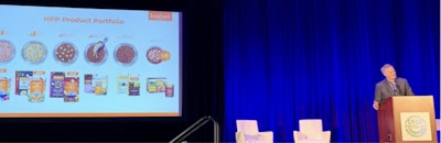 'Algunos de nuestros mayores detractores son veterinarios, quienes admitirán fácilmente que no aprendieron mucho sobre los beneficios nutricionales en la escuela veterinaria, y tampoco sobre la seguridad alimentaria', dijo el director de operaciones de Instinct, Bobby Harris, durante su presentación en el Cold Pressure Council en Chicago.