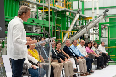 Imagen del evento de la inauguración de la planta en Cuautla, México, que procesará anualmente los residuos de envases plásticos flexibles equivalente al consumo de 250.000 personas.