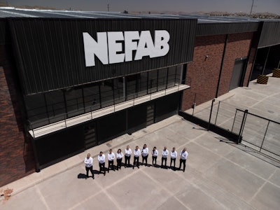 La nueva planta duplicará la capacidad industrial de la empresa sólo en el estado de Chihuahua. Nefab abrió por primera vez sus puertas en México en 2011 inaugurando su planta de producción en Guadalajara. Desde entonces, Nefab ha crecido hasta convertirse en una empresa líder en el sector del embalaje industrial de ingeniería, añadiendo ubicaciones en Monterrey y Ciudad Juárez.