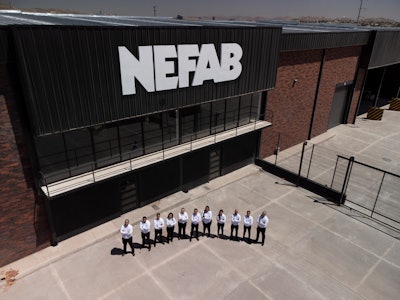 La nueva planta duplicará la capacidad industrial de la empresa sólo en el estado de Chihuahua. Nefab abrió por primera vez sus puertas en México en 2011 inaugurando su planta de producción en Guadalajara. Desde entonces, Nefab ha crecido hasta convertirse en una empresa líder en el sector del embalaje industrial de ingeniería, añadiendo ubicaciones en Monterrey y Ciudad Juárez.
