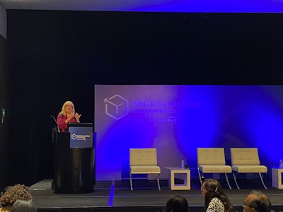 Anne Johnson VP de Resource Recycling Systems, RSS, trajo consigo su experiencia de tres décadas en el desarrollo de sistemas de recuperación y diseño de envases sustentables para abordar con casos puntuales la evolución de tecnologías para reciclaje de empaques.