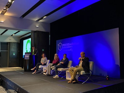 Un total de seis paneles fueron moderados con elocuencia e ingenio por cuatro figuras de notable trayectoria en la industria: Lilián Robayo, Jorge Maquita, Hiram Cruz, y Patricia Christensen.