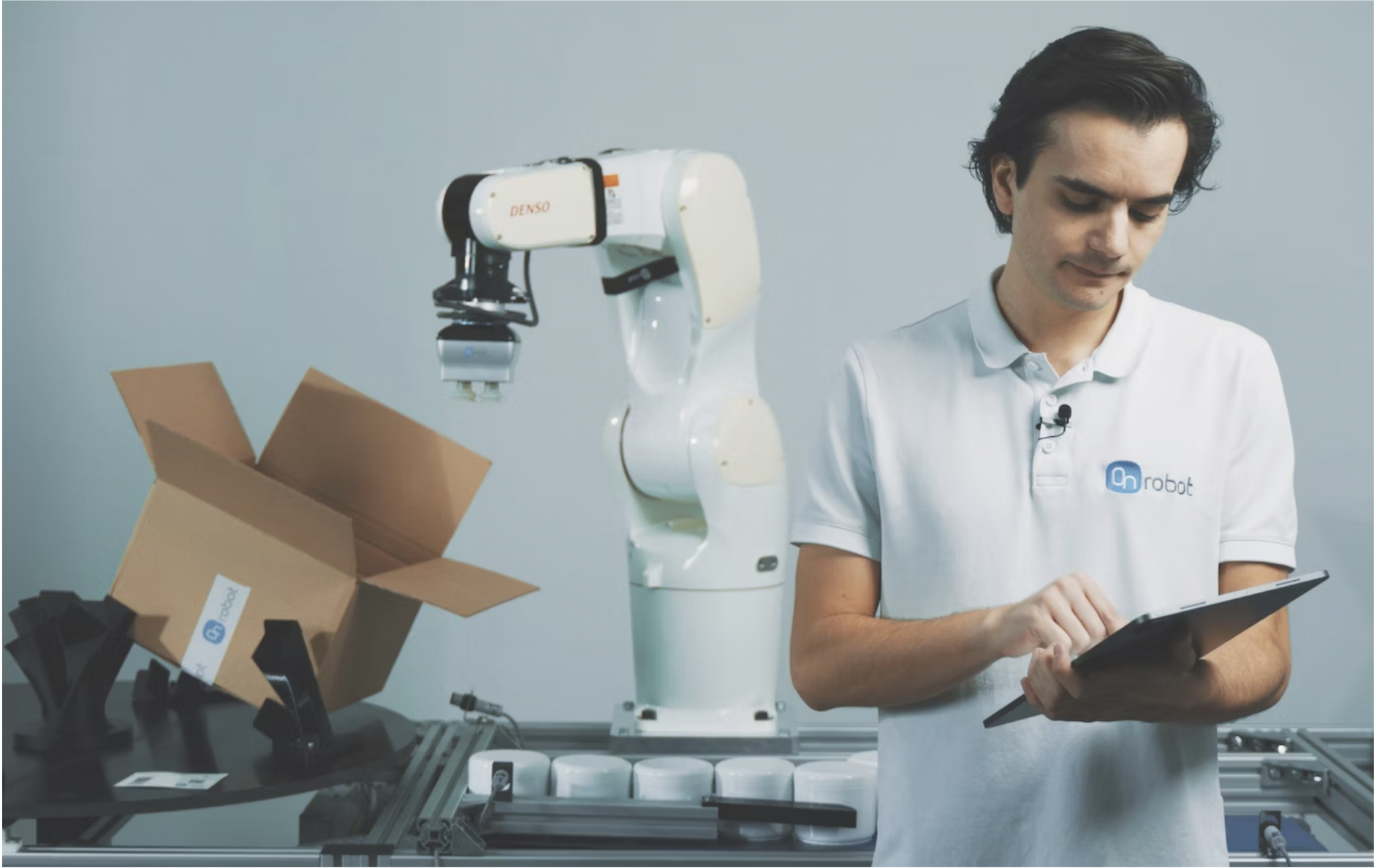 Rob&oacute;tica de embalaje: la plataforma D:PLOY de OnRobot puede implementar cobots en la planta sin programaci&oacute;n.