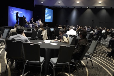 Los panelistas expusieron frente a la audiencia de PACKEvolution Latinoamérica 2023 temas críticos para la industria como: inversión tecnológica, ecodiseño, innovación en materiales, adaptación de maquinaria e integración de IA.