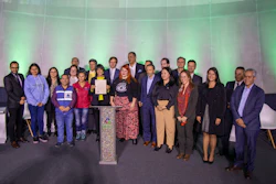 La firma del Pacto se da luego de un año de trabajo conjunto entre la industria, recicladores, distribuidores, el Congreso, instituciones estatales y grupos de jóvenes.