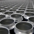 Con su versatilidad, portabilidad y capacidad para adaptarse a las tendencias emergentes del mercado, las latas de metal continúan consolidándose como protagonistas clave en la industria de bebidas en América Latina.
