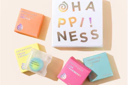 Dr Cu sintió que un empaque atractivo y colorido sería crítico para que los anti-hilo dental lo notaran y adquirieran sus productos.