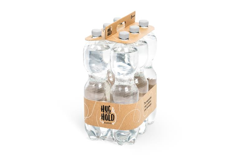 Hug&Hold empaque de papel reciclable para botellas PET de Mondi premios WorldStar