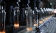 Mas de 150.000 botellas de vidrio fueron fabricadas para el licor de flor de Sauca, GERMAIN®, usando hidrógeno como fuente de energía principal en un horno de vidrio.