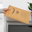 Amazon usa bolsas de papel reciclable, por demanda y a la medida, para embalar los pedidos en algunos países europeos.