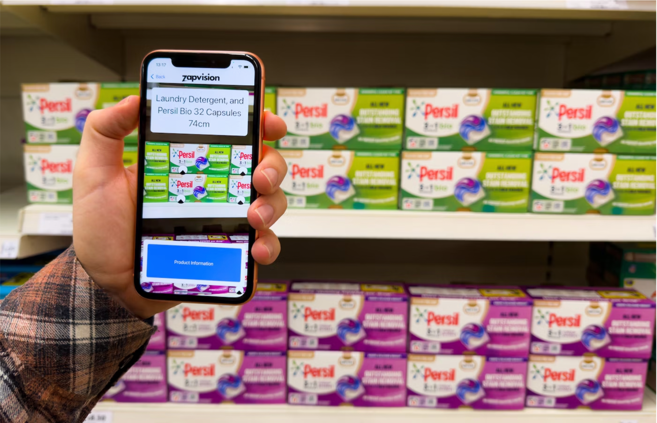 La soluci&oacute;n de inclusi&oacute;n en el mercado de Unilever permite a los tel&eacute;fonos inteligentes leer los c&oacute;digos QR en los empaques a distancia.