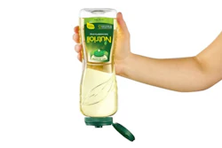 La botella rediseñada de aceite Nutrioli de Ragasa tiene una válvula que ofrece control y comodidad para el usuario, con beneficios de no goteo y fácil limpieza.