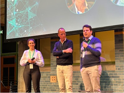 (De izquierda a derecha) Farida Bensadoun, ingeniera global de innovación de envases de AB InBev; Eef de Ferrante. director general de AIPIA; y Luiz Andre Correa, gerente global de la cadena de suministro del futuro (innovación digital), AB In-Bev.