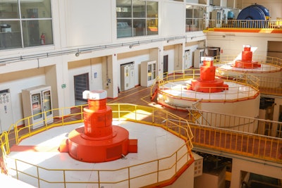 Para el caso de Postobón y Central Cervecera de Colombia, el 100% del consumo fue certificado como energía producida por la central hidroeléctrica Prado.