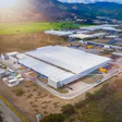 Desde 2018, Postobón ha estado utilizando energía fotovoltaica en su centro de producción en Yumbo, en el departamento del Valle del Cauca, Colombia, contribuyendo así a la reducción de su huella de carbono.