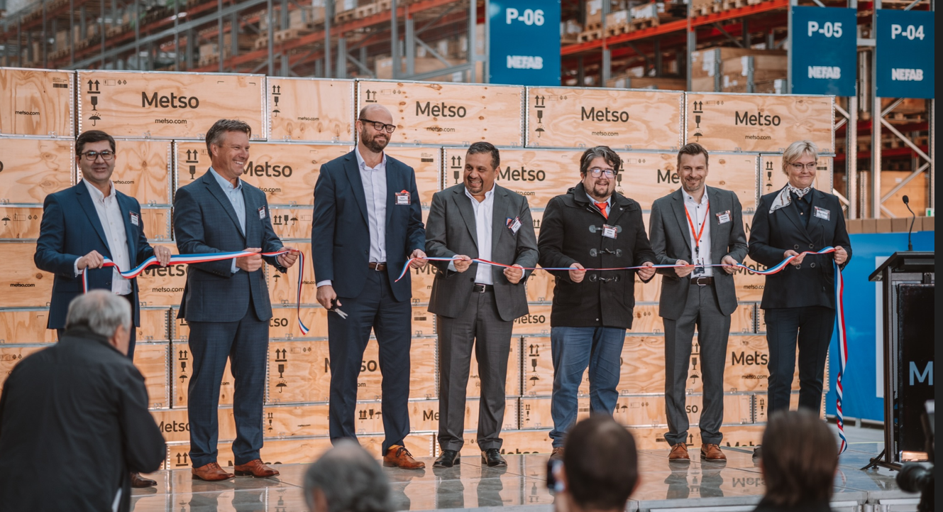 Patric Vestlund, vicepresidente Ejecutivo del Grupo Nefab para la Regi&oacute;n de las Am&eacute;ricas, expres&oacute; su entusiasmo por este nuevo desarrollo: &ldquo;Estamos muy contentos de anunciar la apertura de nuestra nueva sede en Chile. Esta expansi&oacute;n no solo crea m&aacute;s oportunidades de empleo en la zona, sino que mejora nuestra huella para servirle mejor al creciente mercado local'.