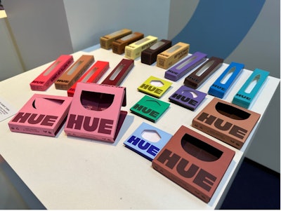 Cartón impreso en la prensa para cajas de cartón S11 de Landa.