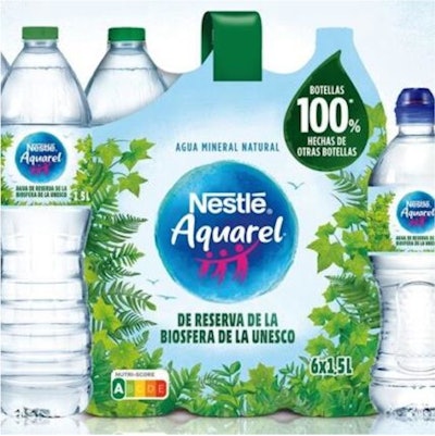 Las nuevas botellas rPET de Nestlé están fabricadas íntegramente a partir de botellas recicladas.