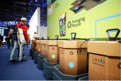 El cartón impreso en las prensas Landa se destinta fácilmente, lo que genera contenido reciclado de mayor calidad.